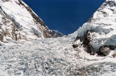 2014 Mount Everest ice avalanche