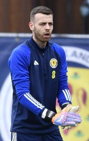 Angus Gunn