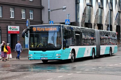 Articulated bus