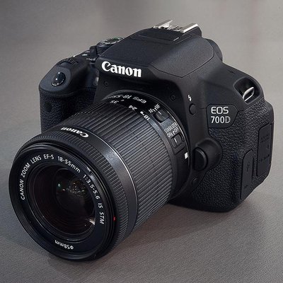 Canon EOS 700D