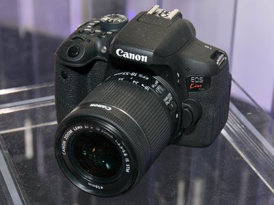 Canon EOS 750D
