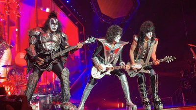 Kiss (band)