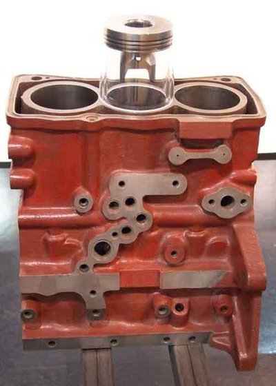 Straight-three engine