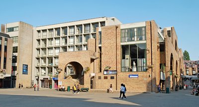 Université Catholique De Louvain